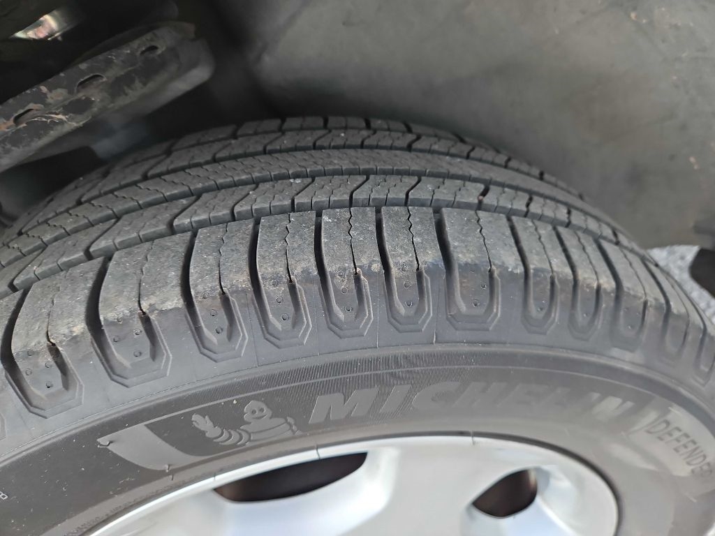 Toyota Highlander V6 2WD with 3rd-Row Seat 2006