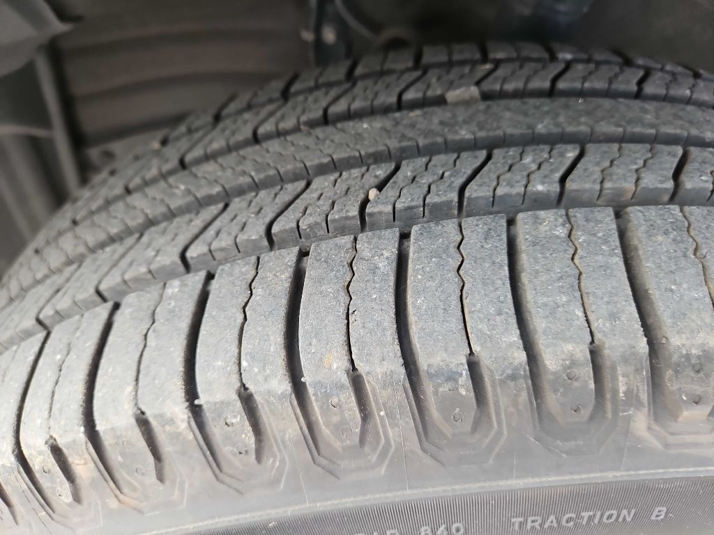 Toyota Highlander V6 2WD with 3rd-Row Seat 2006