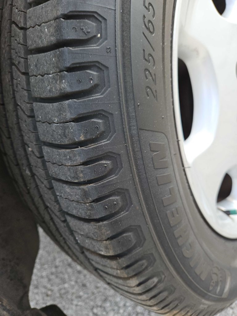 Toyota Highlander V6 2WD with 3rd-Row Seat 2006