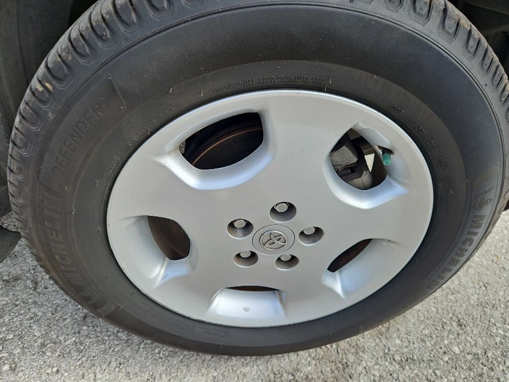 Toyota Highlander V6 2WD with 3rd-Row Seat 2006