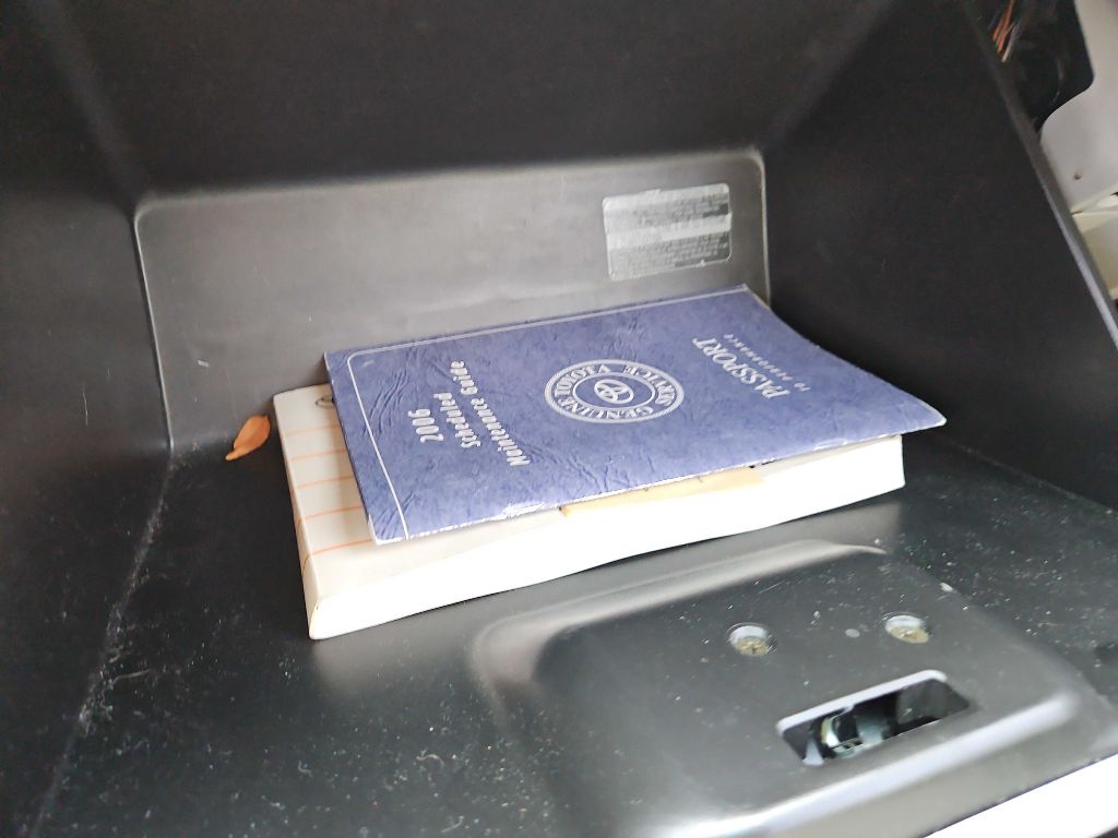 Toyota Highlander V6 2WD with 3rd-Row Seat 2006