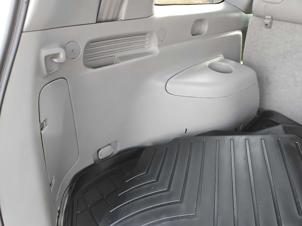 Toyota Highlander V6 2WD with 3rd-Row Seat 2006