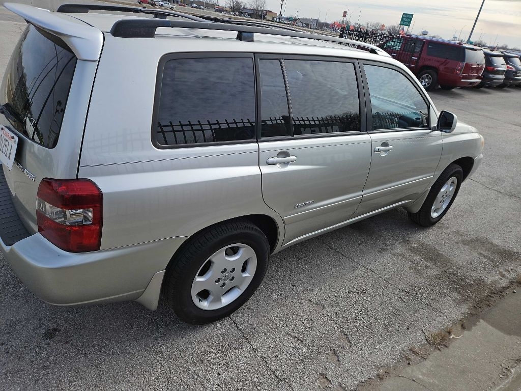 Toyota Highlander V6 2WD with 3rd-Row Seat 2006
