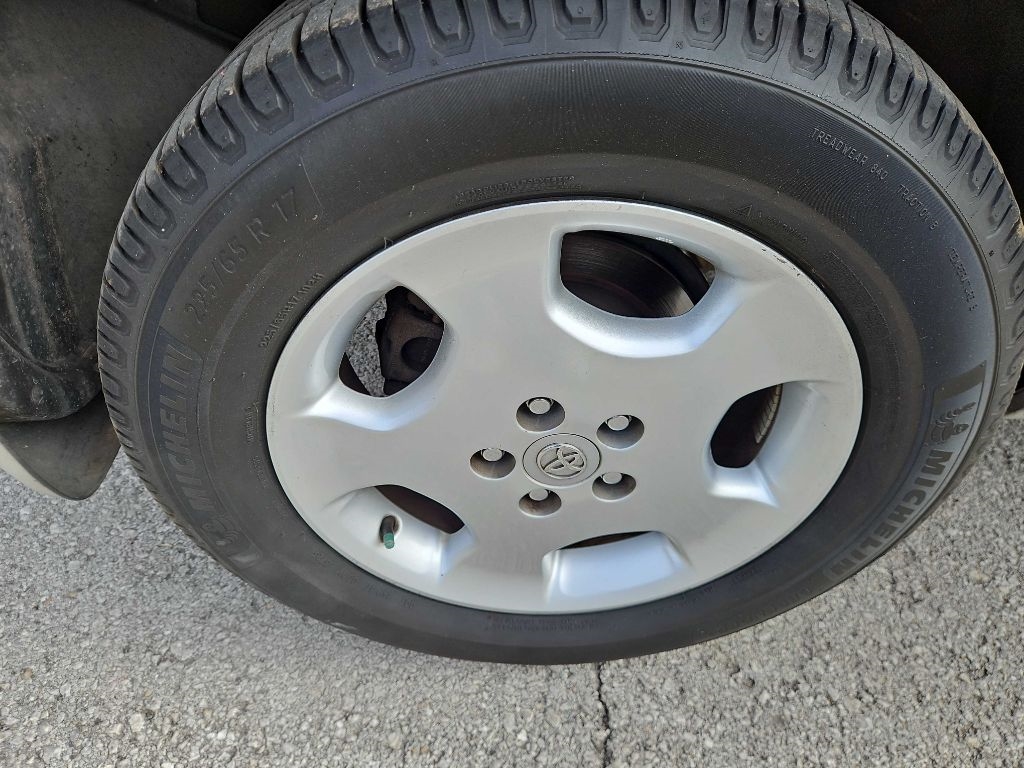 Toyota Highlander V6 2WD with 3rd-Row Seat 2006