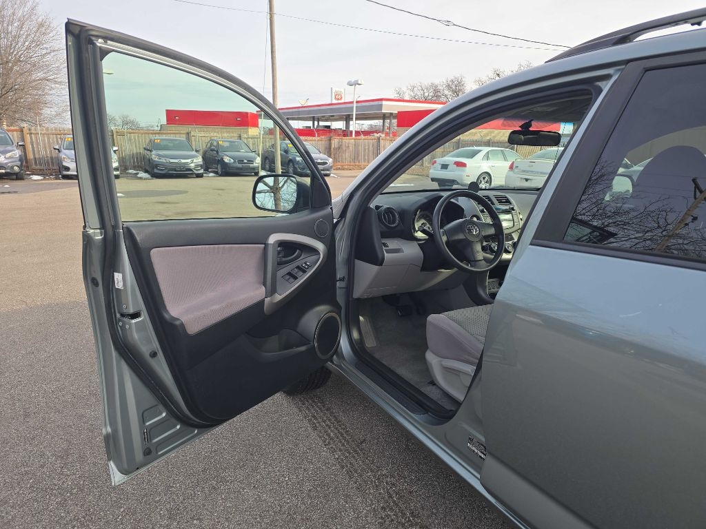 Toyota RAV4 Base I4 2WD 2008