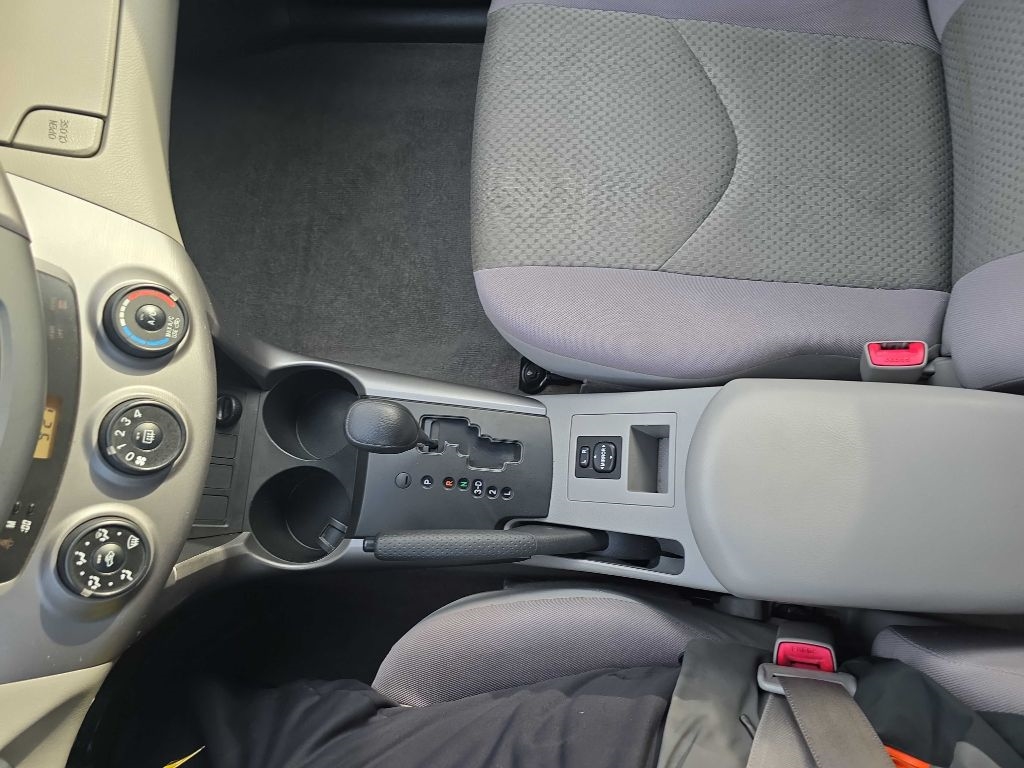 Toyota RAV4 Base I4 2WD 2008