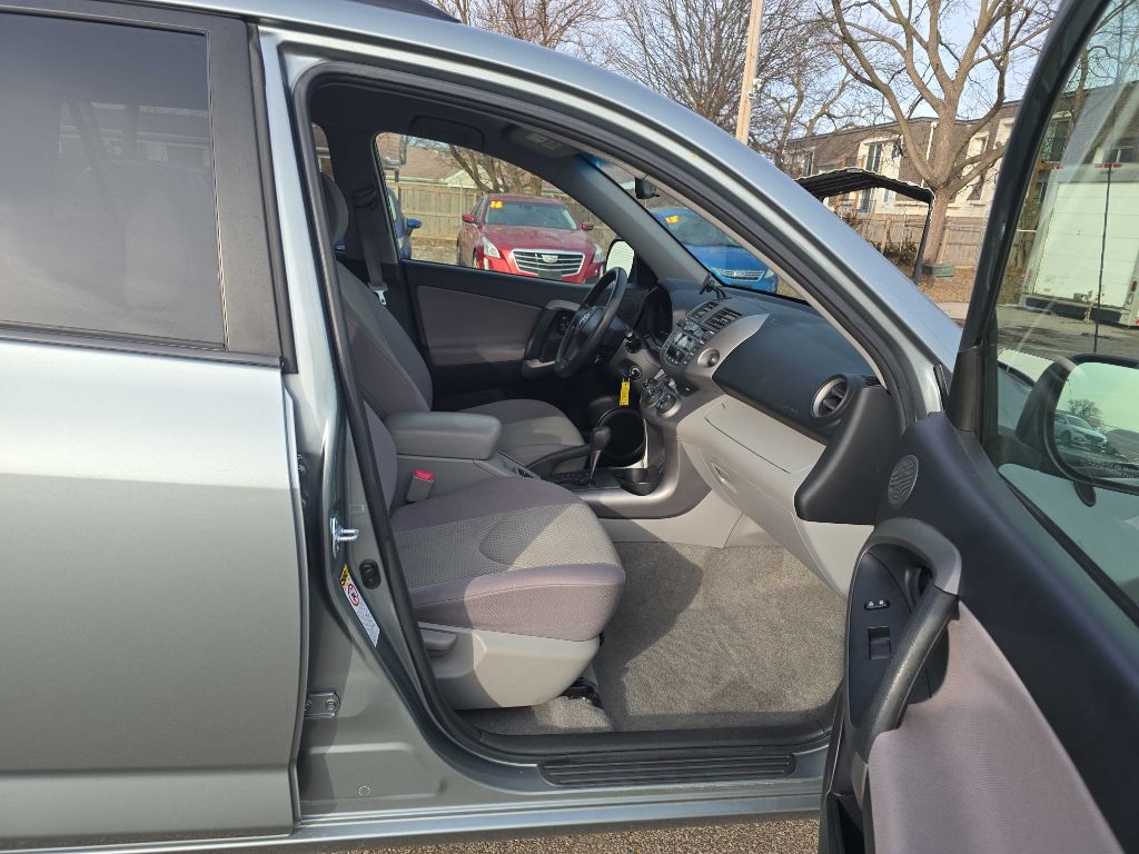 Toyota RAV4 Base I4 2WD 2008