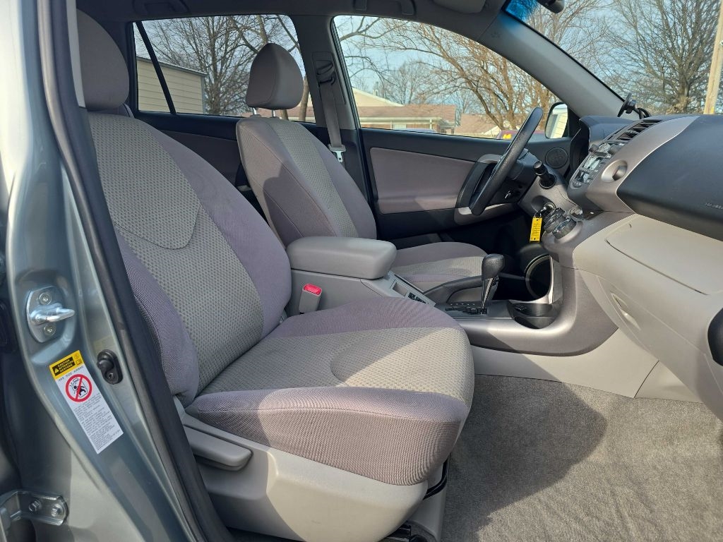 Toyota RAV4 Base I4 2WD 2008