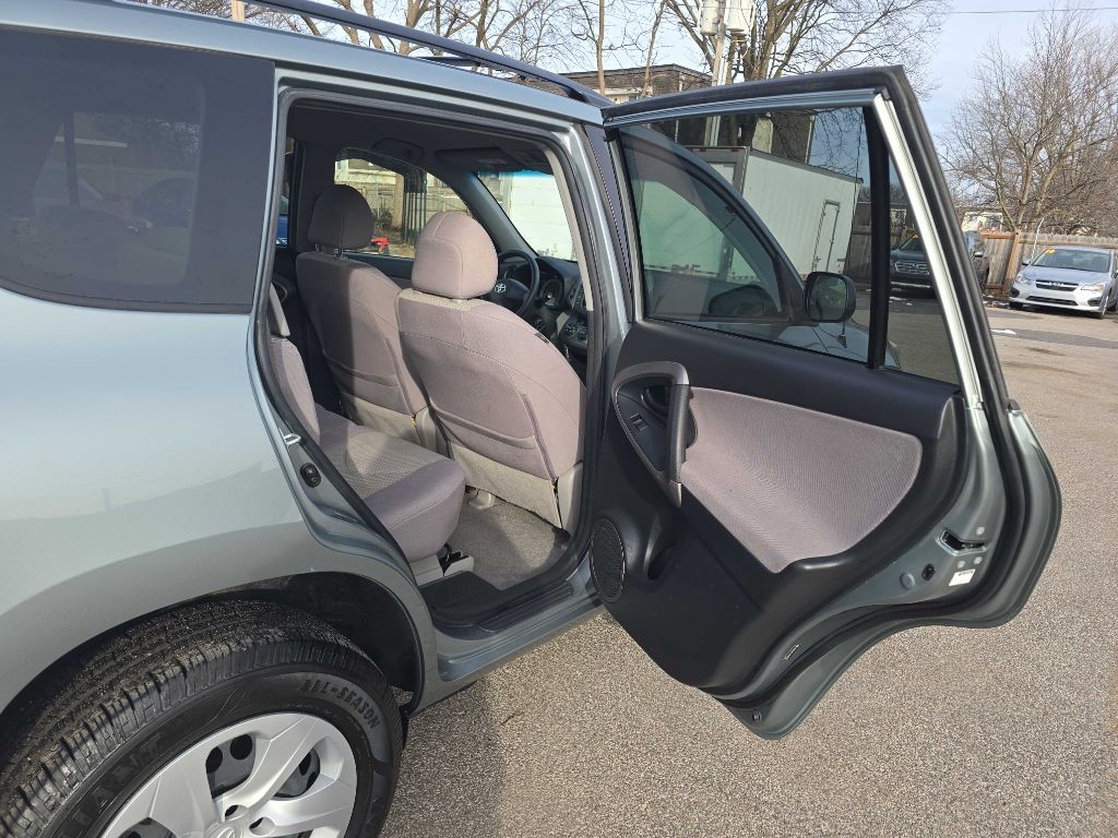Toyota RAV4 Base I4 2WD 2008