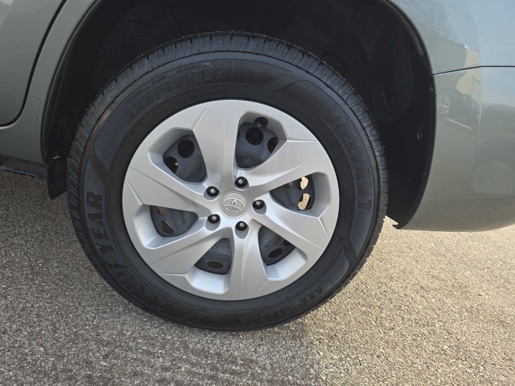 Toyota RAV4 Base I4 2WD 2008