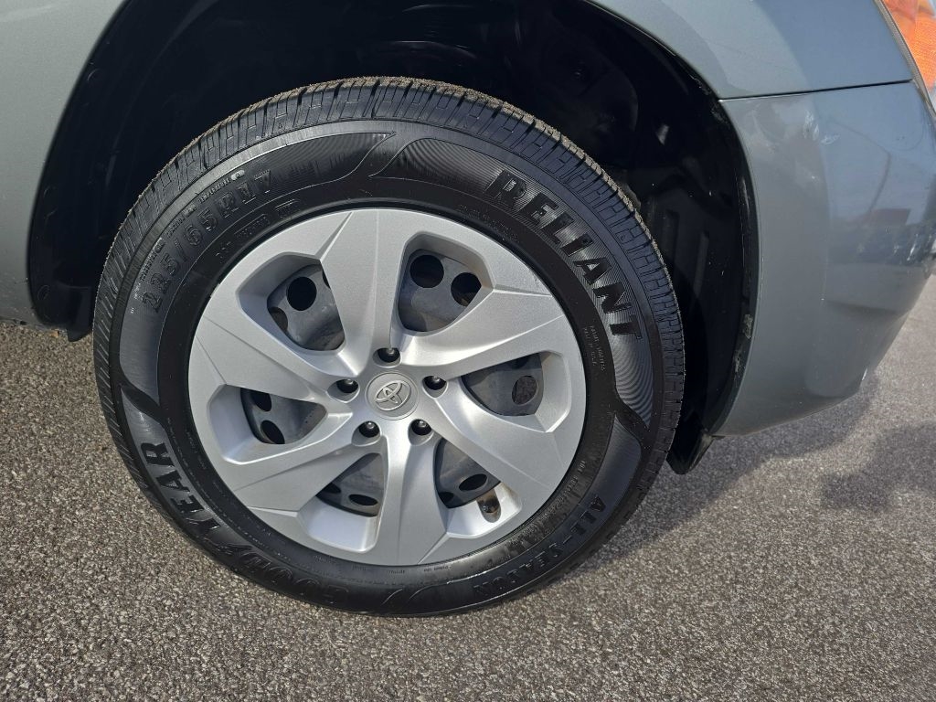 Toyota RAV4 Base I4 2WD 2008