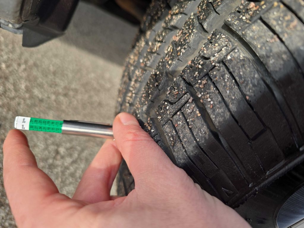 Toyota RAV4 Base I4 2WD 2008