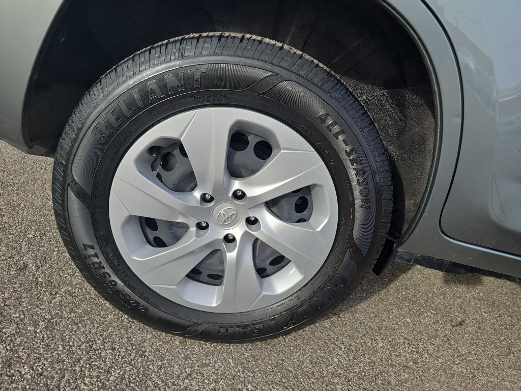 Toyota RAV4 Base I4 2WD 2008