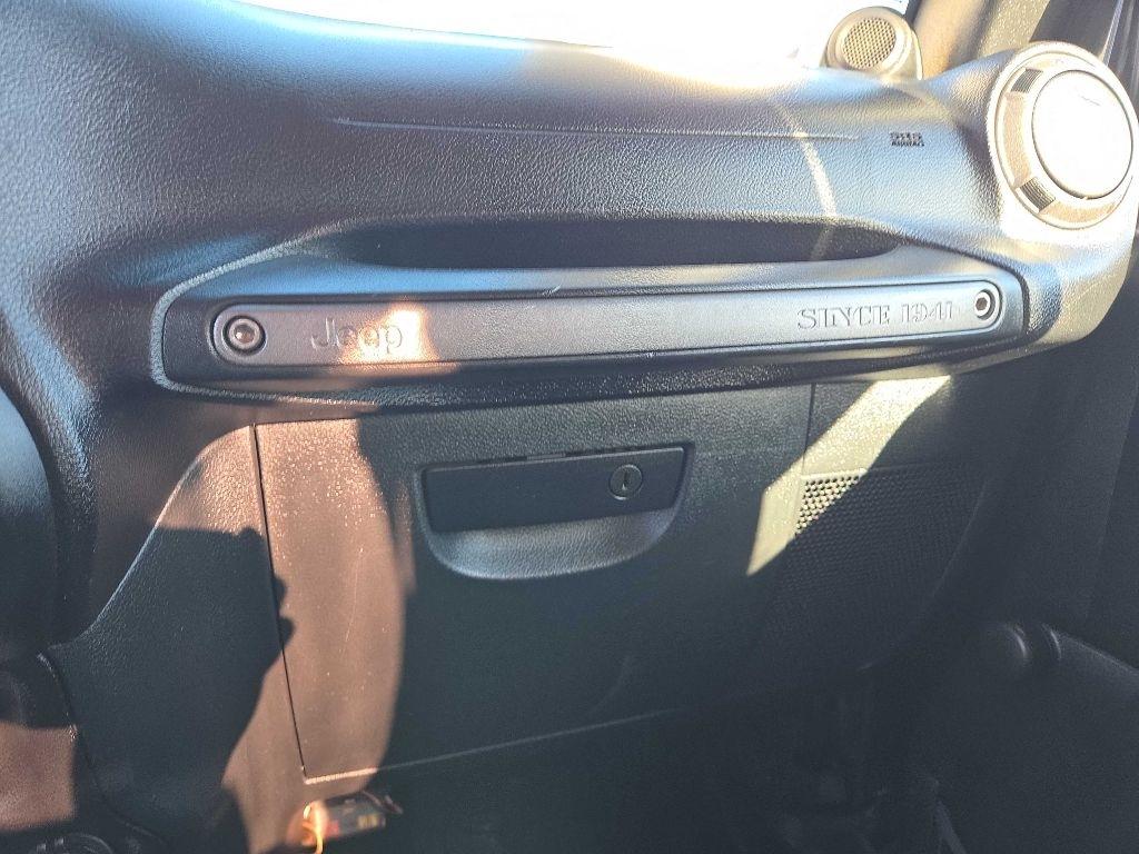 Jeep Wrangler Sport 4WD 2011