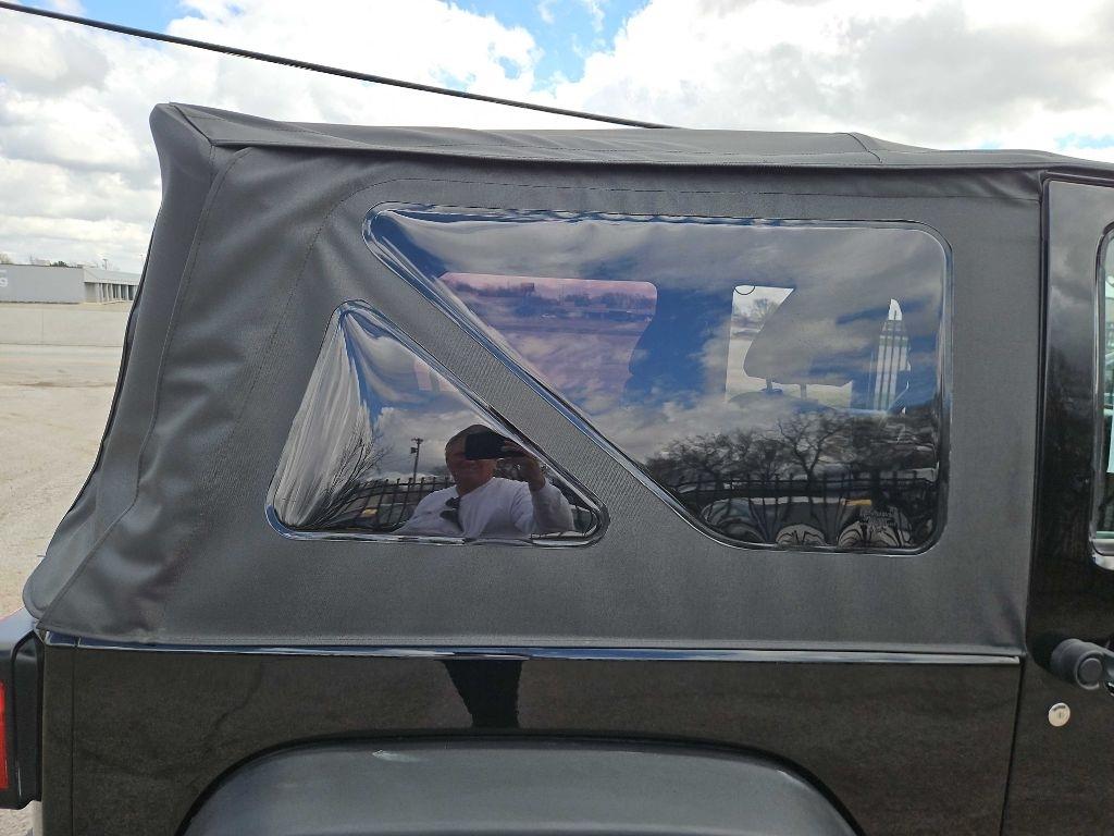 Jeep Wrangler Sport 4WD 2011