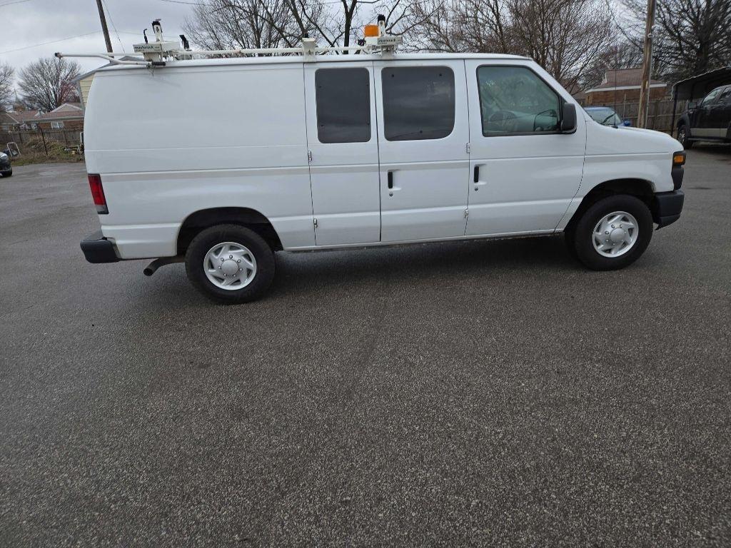 Ford Econoline E-250 2008