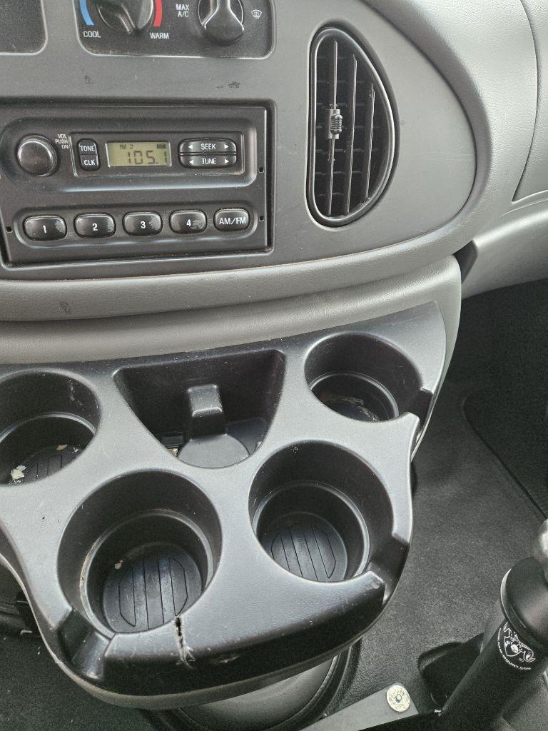 Ford Econoline E-250 2008