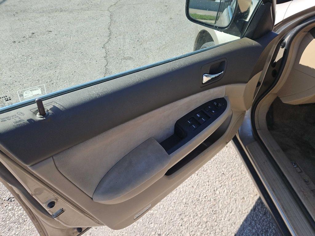 Honda Accord LX sedan AT 2003