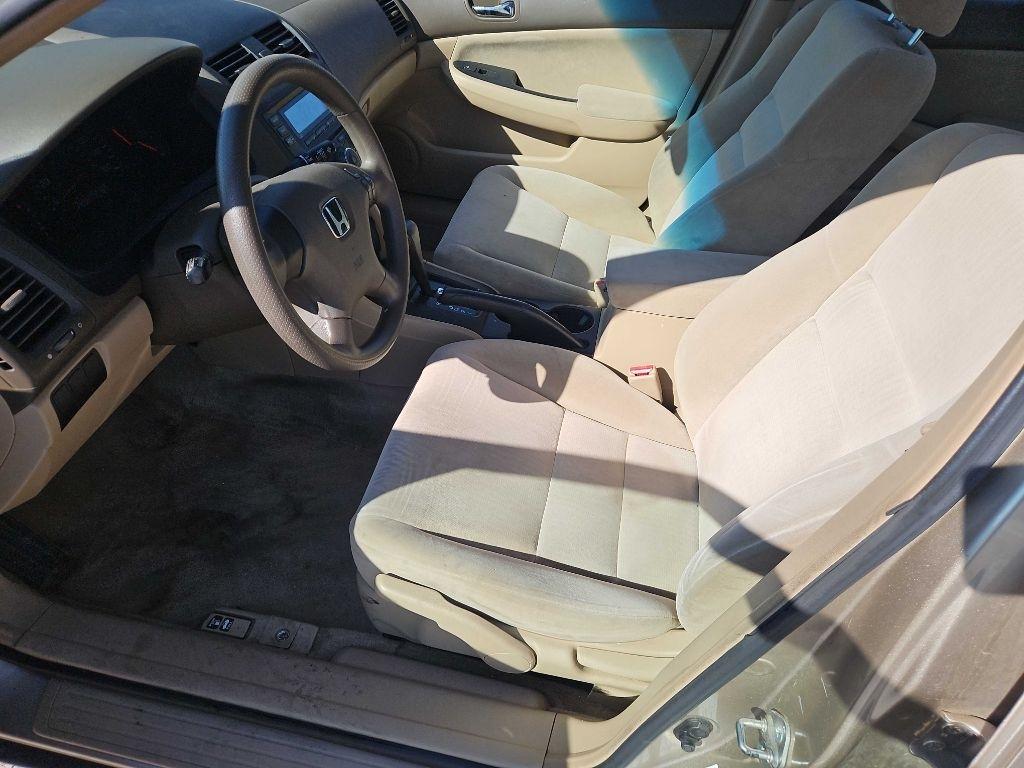 Honda Accord LX sedan AT 2003