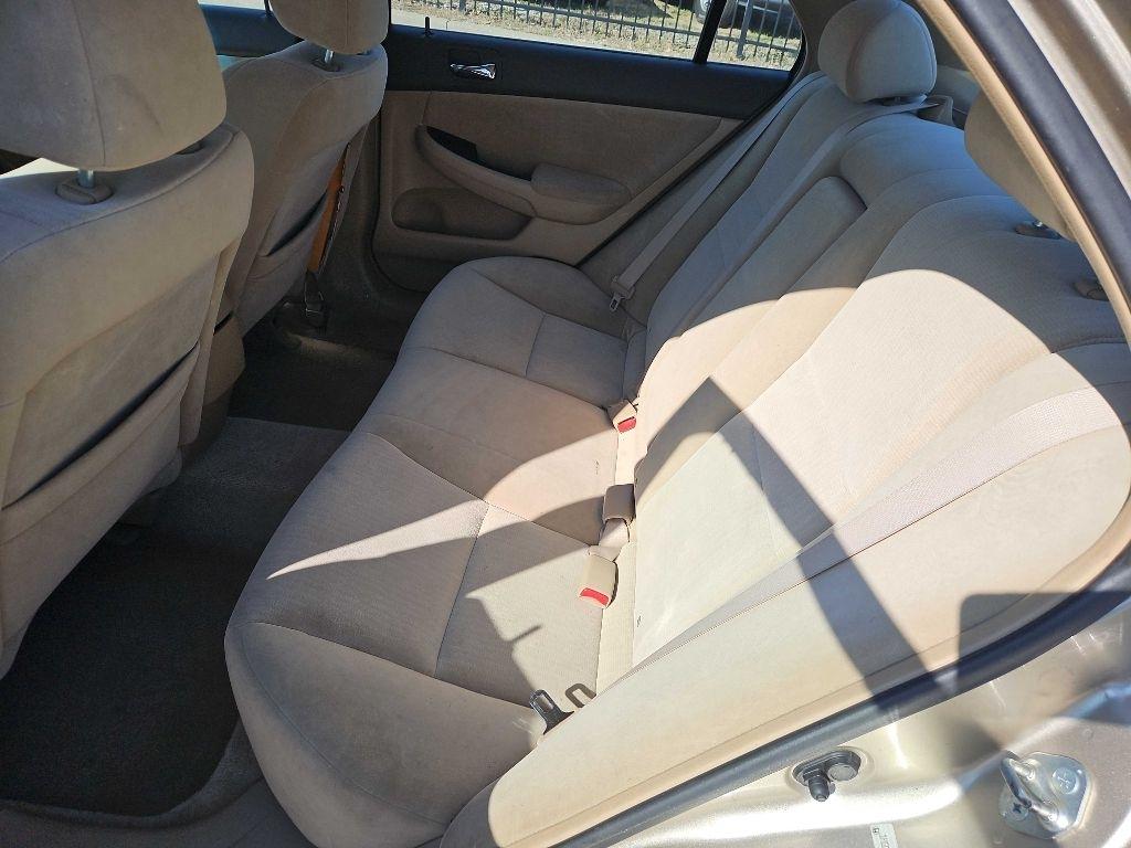 Honda Accord LX sedan AT 2003