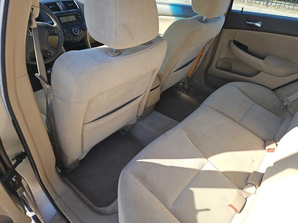 Honda Accord LX sedan AT 2003