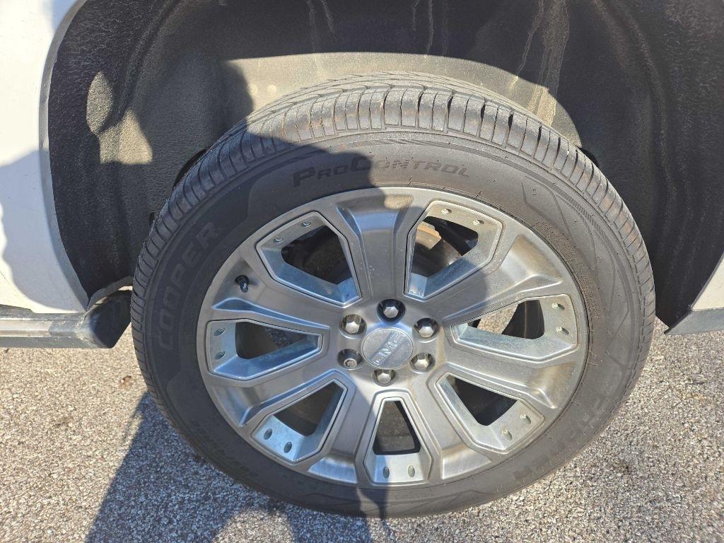 GMC Yukon XL Denali 4WD 2016