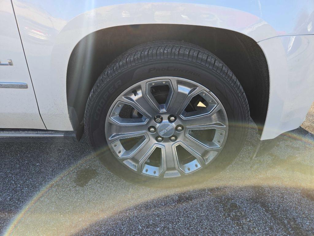 GMC Yukon XL Denali 4WD 2016