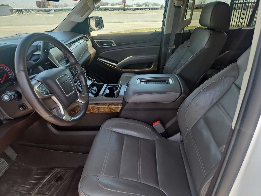 GMC Yukon XL Denali 4WD 2016