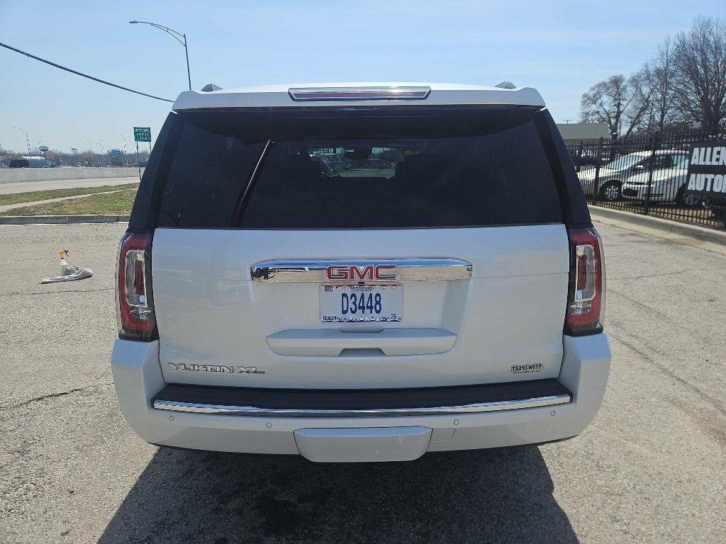 GMC Yukon XL Denali 4WD 2016