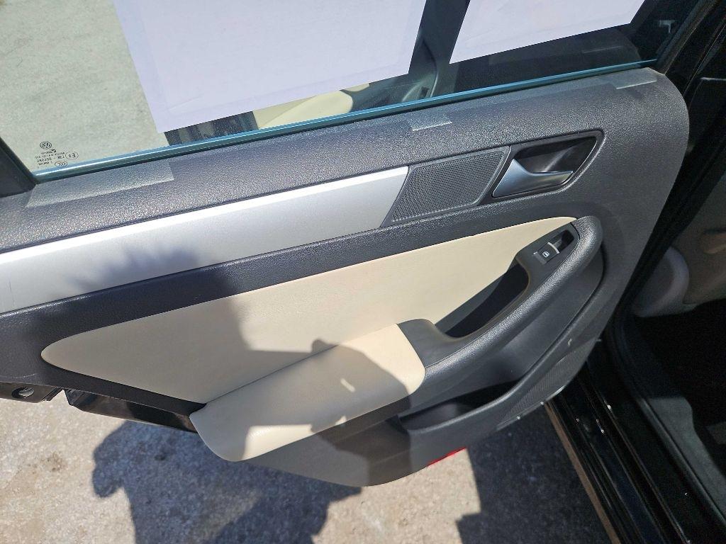 Volkswagen Jetta SE 2014