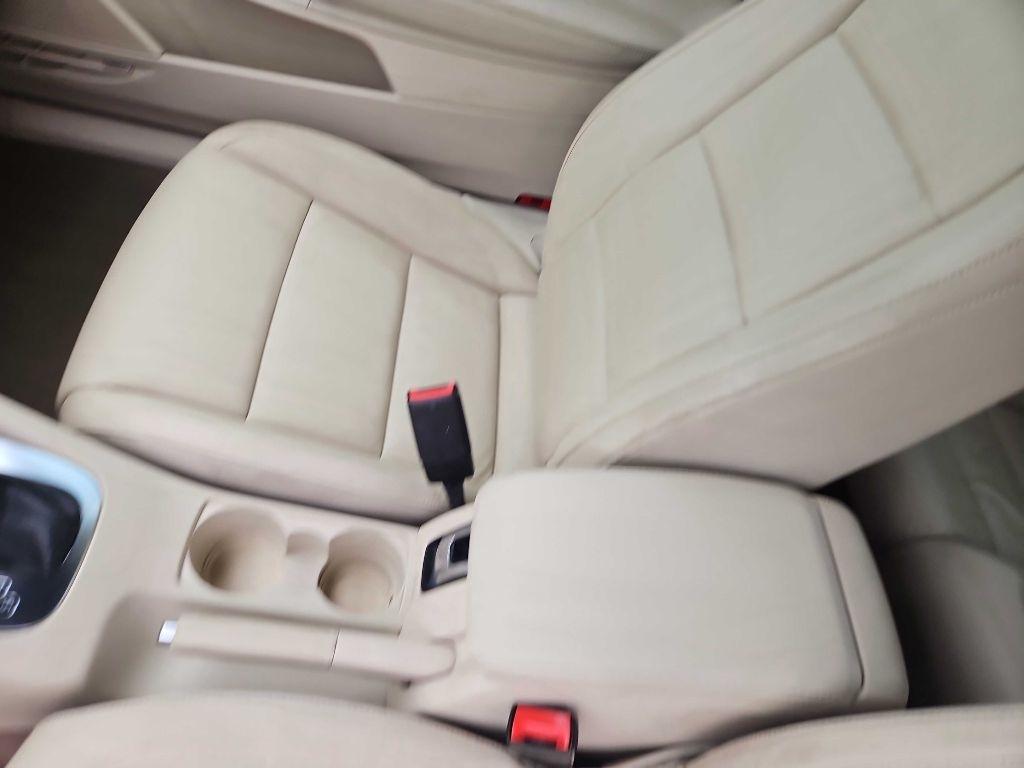 Volkswagen Eos Lux 2012