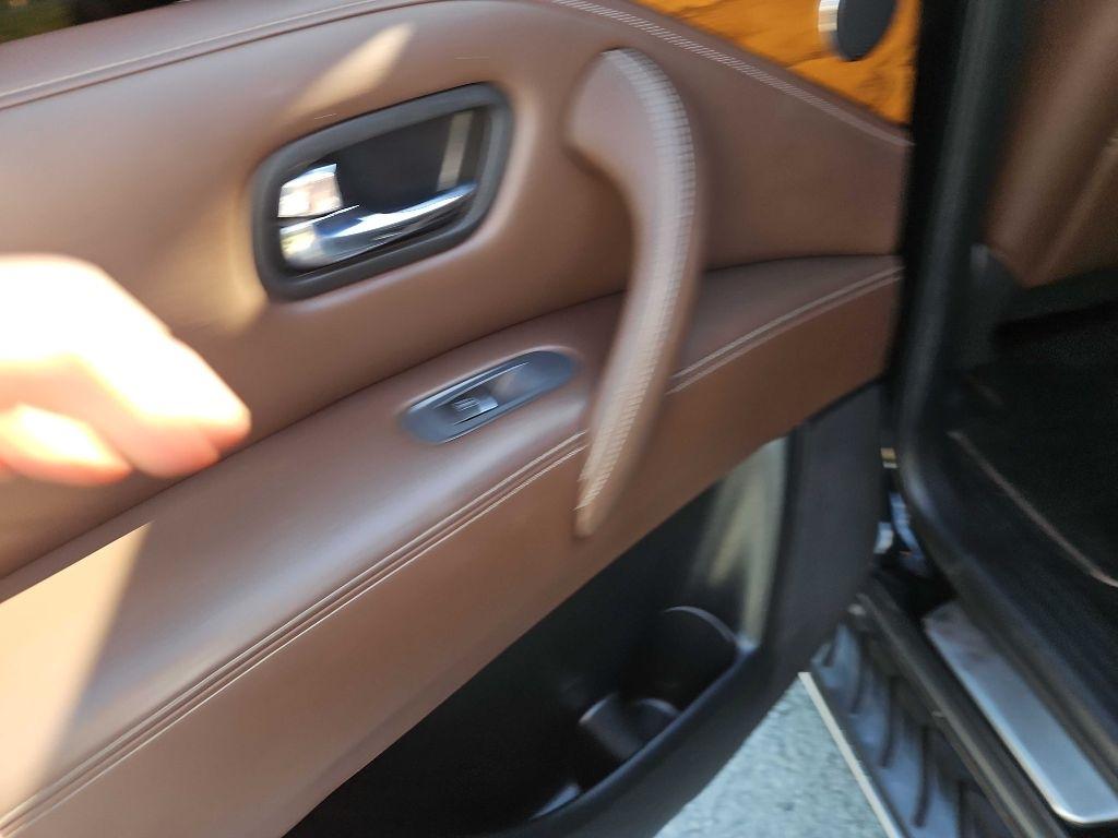 Infiniti QX80 Limited 4WD 2017