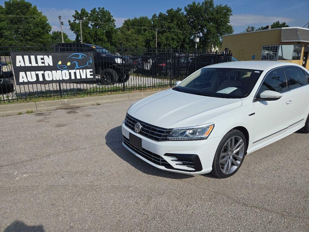 2017 Volkswagen Passat R-Line