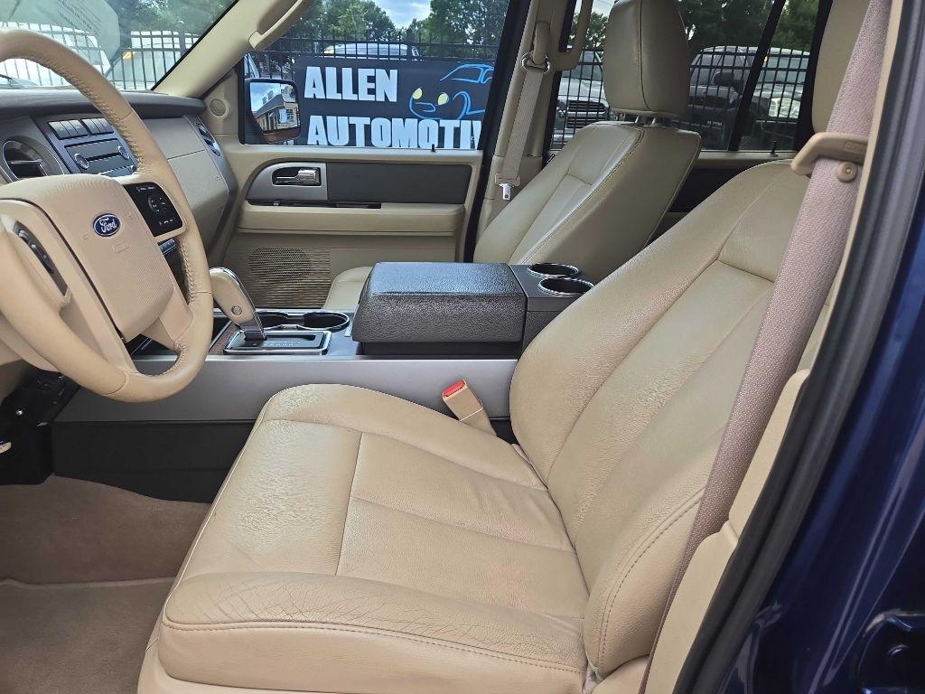 Ford Expedition XLT 4WD 2012