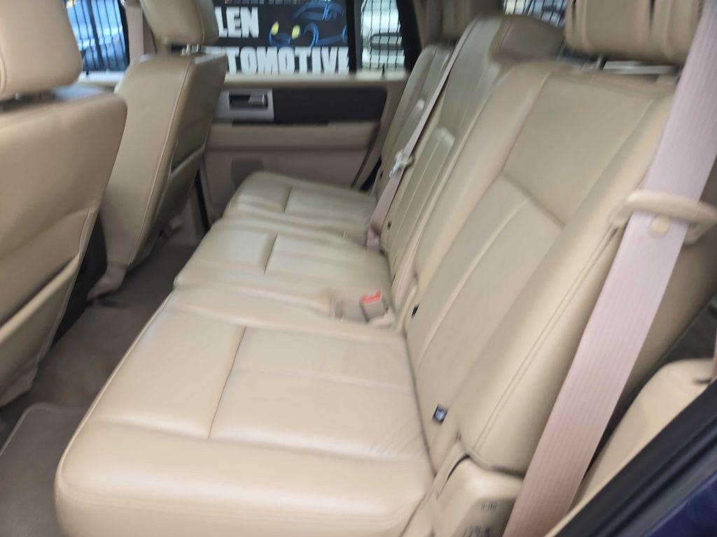 Ford Expedition XLT 4WD 2012