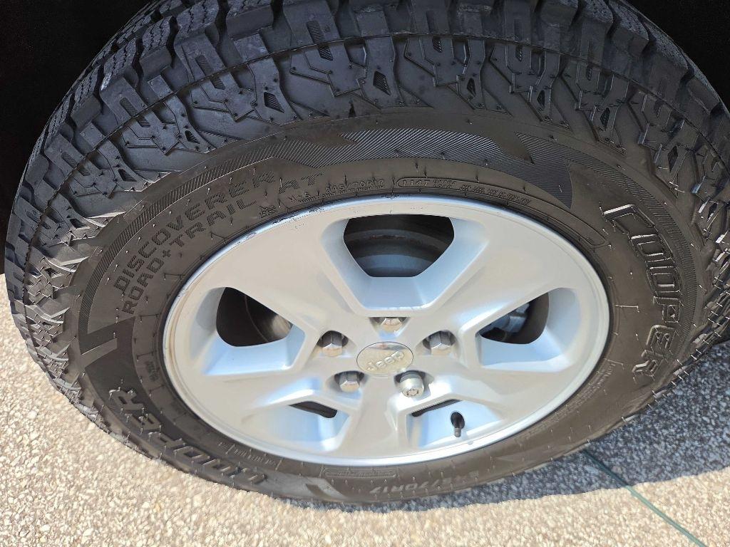 Jeep Grand Cherokee Laredo 4WD 2016