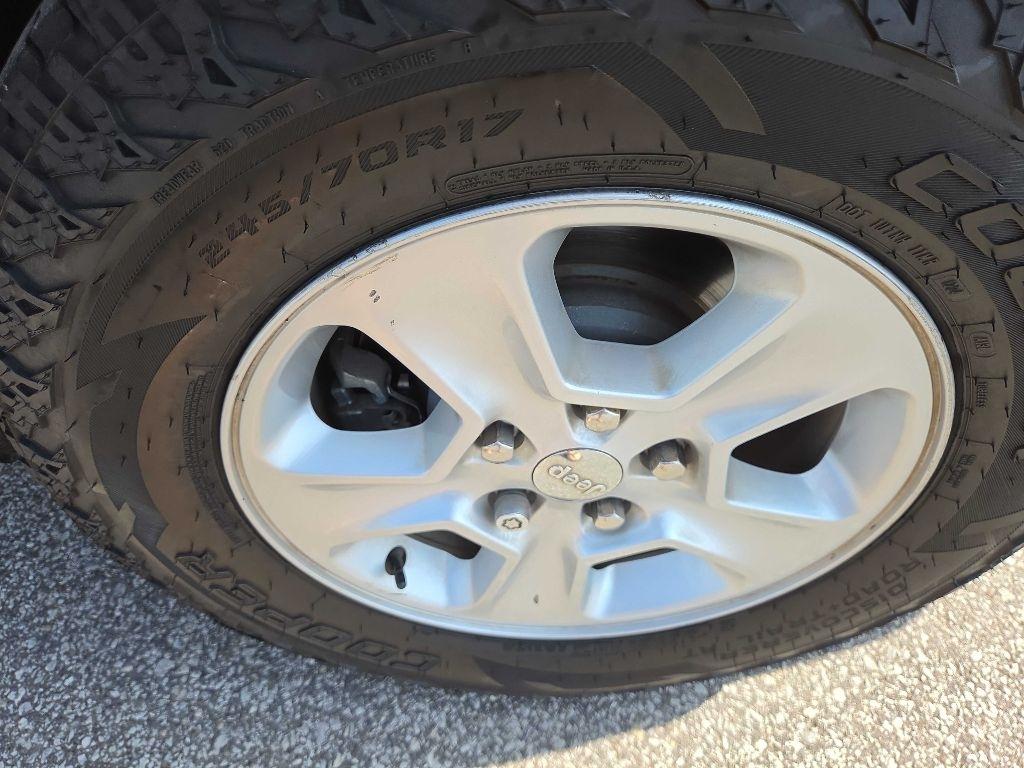 Jeep Grand Cherokee Laredo 4WD 2016