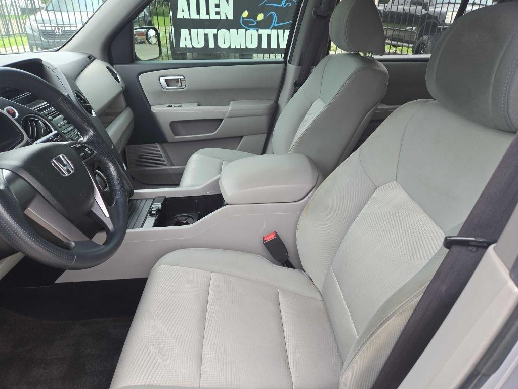 Honda Pilot LX 2WD 5-Spd AT 2012