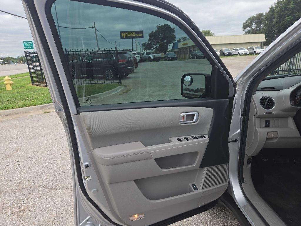 Honda Pilot LX 2WD 5-Spd AT 2012