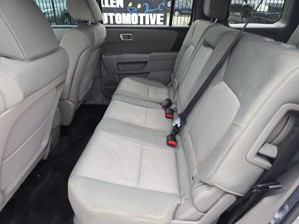 Honda Pilot LX 2WD 5-Spd AT 2012