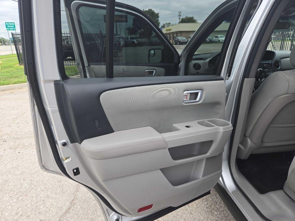 Honda Pilot LX 2WD 5-Spd AT 2012