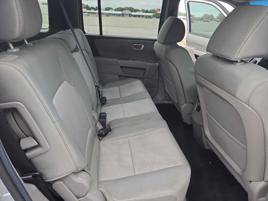 Honda Pilot LX 2WD 5-Spd AT 2012