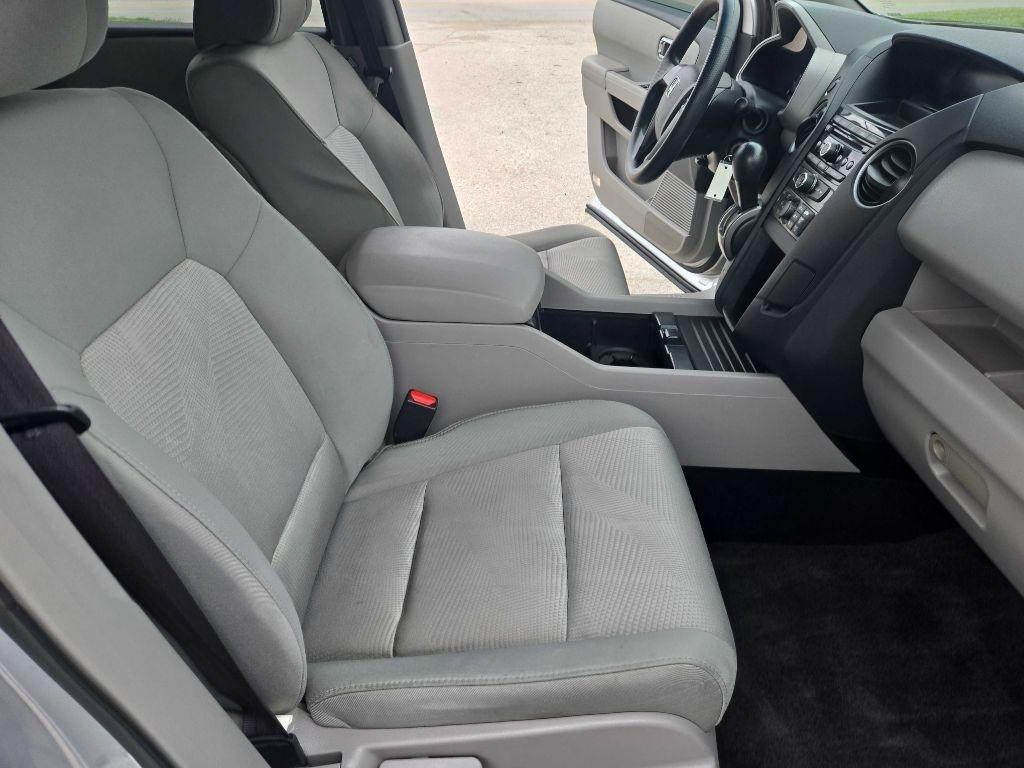 Honda Pilot LX 2WD 5-Spd AT 2012