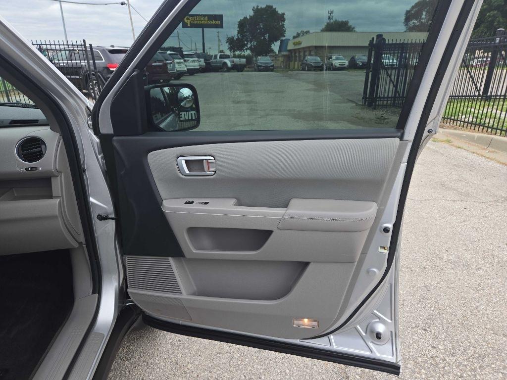 Honda Pilot LX 2WD 5-Spd AT 2012
