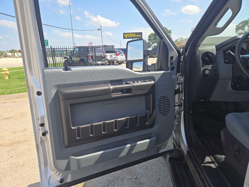 Ford F-350 SD XL Crew Cab Long Bed DRW 4WD 2015