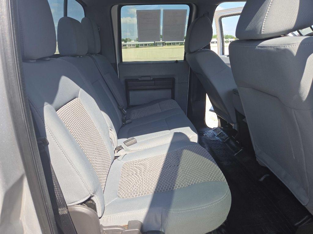 Ford F-350 SD XL Crew Cab Long Bed DRW 4WD 2015