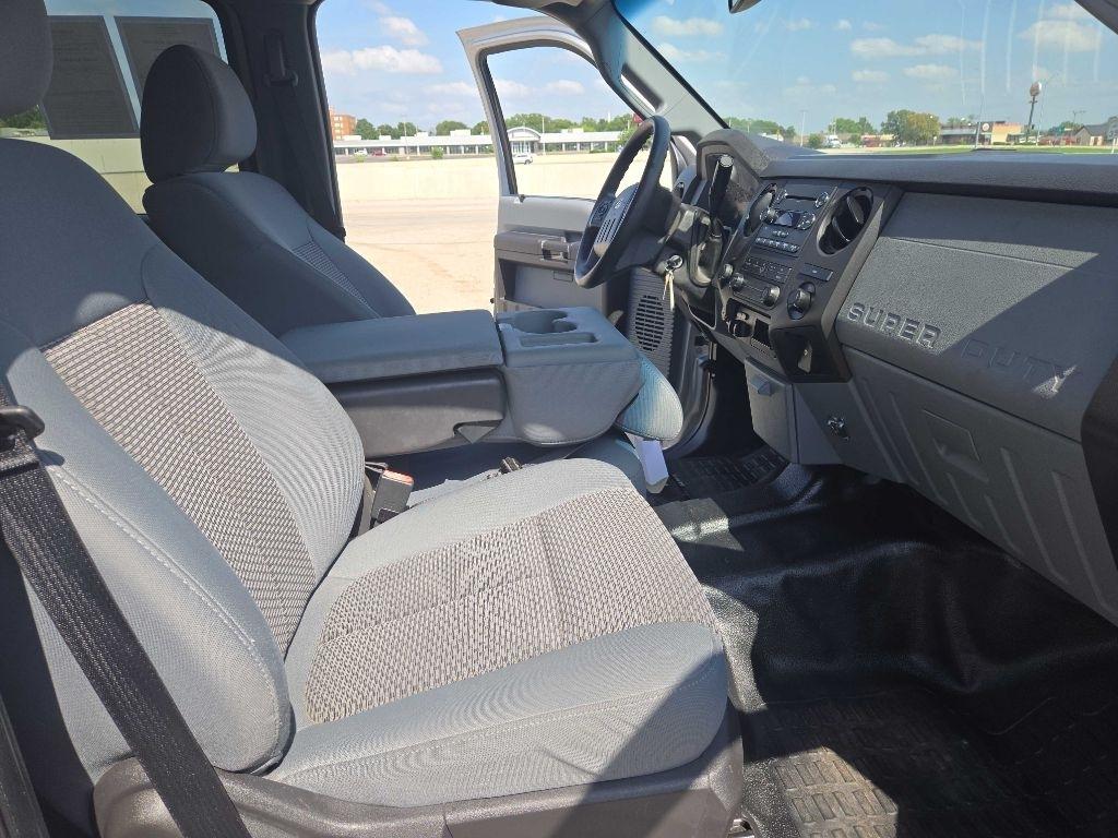 Ford F-350 SD XL Crew Cab Long Bed DRW 4WD 2015