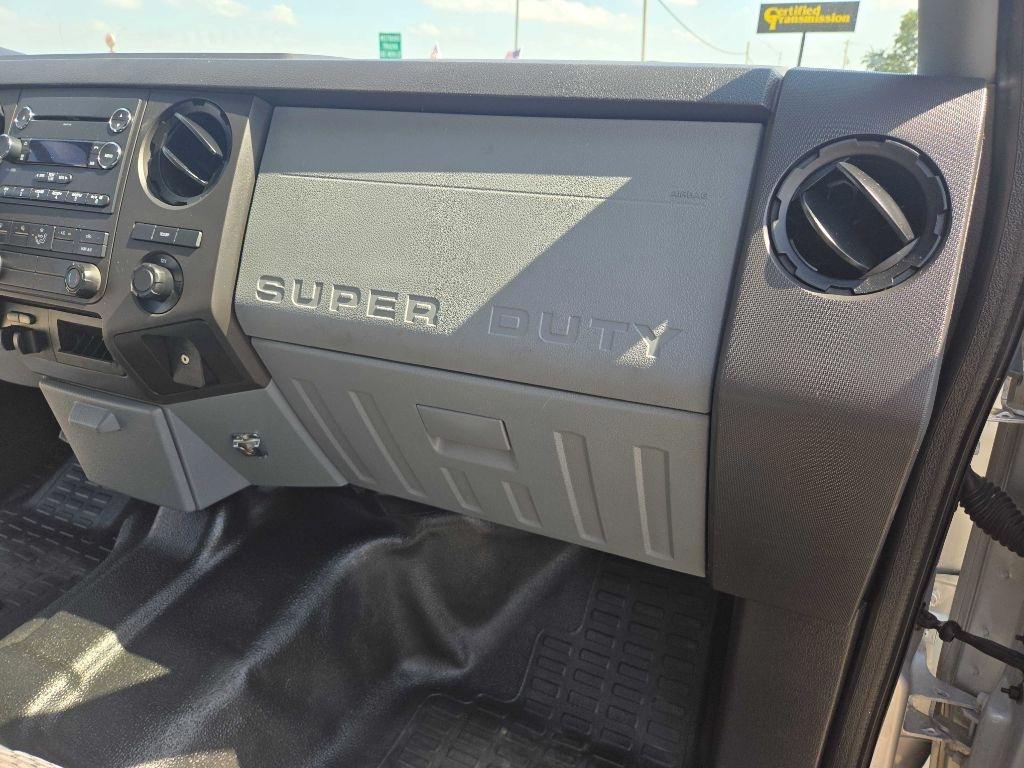 Ford F-350 SD XL Crew Cab Long Bed DRW 4WD 2015