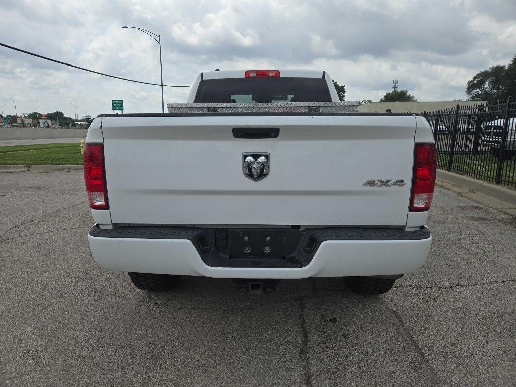 RAM 1500 Tradesman Quad Cab 4WD 2015