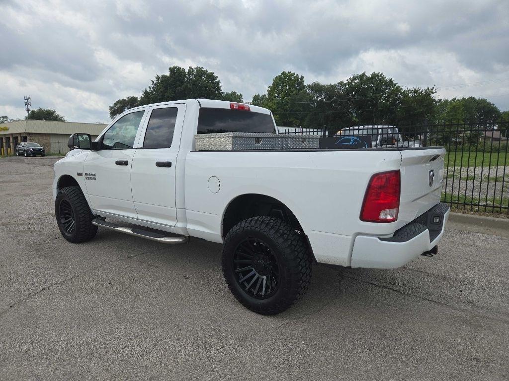 RAM 1500 Tradesman Quad Cab 4WD 2015